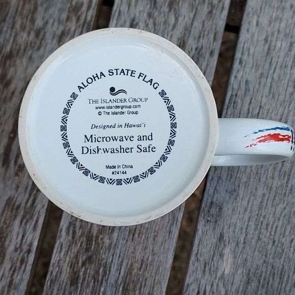 Hawaii Flag and Islands Mug - Picture 4 of 5